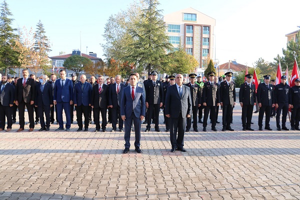 CUMHURİYETİMİZİN KURUCUSU ULU ÖNDER MUSTAFA KEMAL ATATÜRK'ÜN EBEDİYETE YOLCULUĞUNUN 85. YILDÖNÜMÜ NEDENİYLE İLÇEMİZDE ANMA PROGRAMI DÜZENLENDİ.